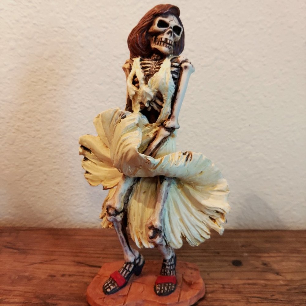 Skeleton Marilyn Monroe Figurine
